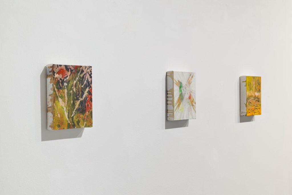 Bettina Scholz: Installation view, Bettina Scholz – London, Santa Lucia Galerie der Gespräche, 2026
